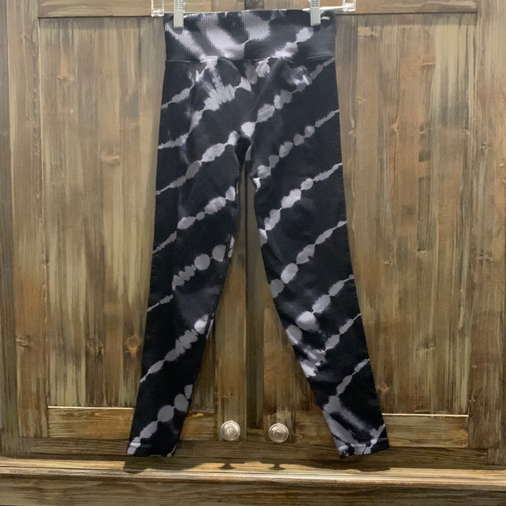 PINK Active Leggings in Black/Gray